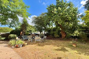 Communal Garden Area- click for photo gallery